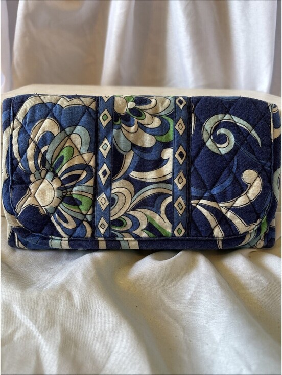 Vera Bradley Handbags - VERA BRADLEY TRI FOLD FLORAL PATTERN RETIRED MODEL FLORAL BLUE QUILTED